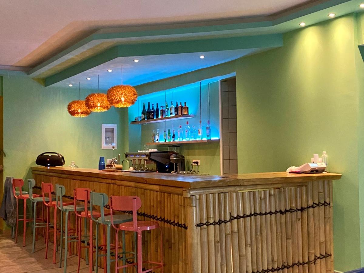 Maui Hotell Laganás Eksteriør bilde